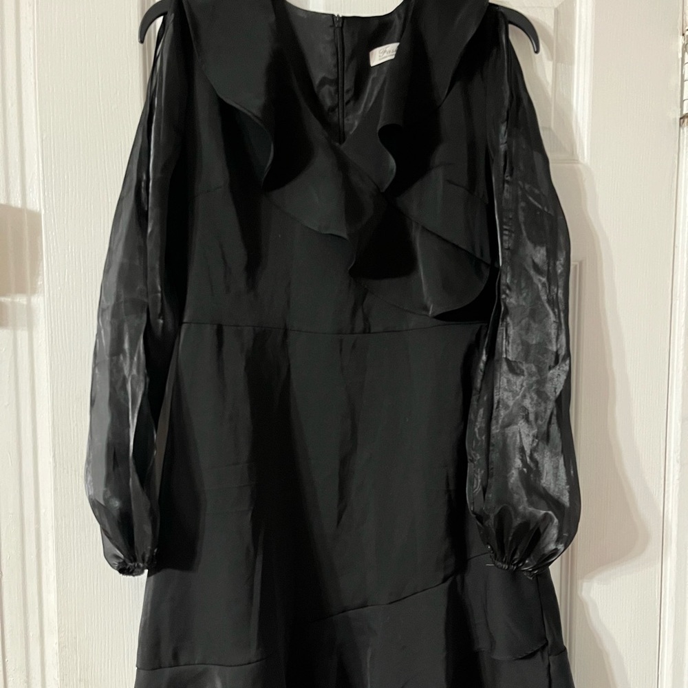 Women’s Medium Black Dress Long Sleeve Knee High Fashion Classic Collection, sle